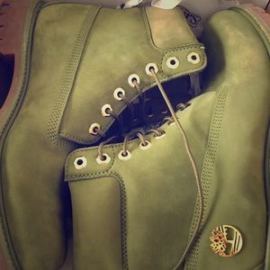 moss green timberlands